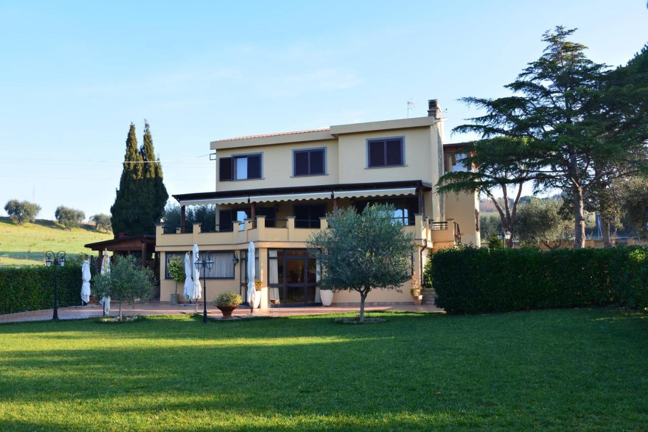 Bed And Breakfast La Corte Degli Ulivi Civitavecchia Luaran gambar