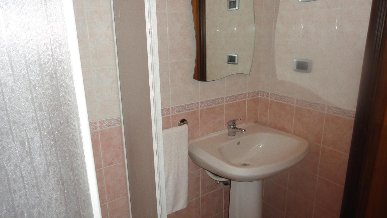 Bed And Breakfast La Corte Degli Ulivi Civitavecchia Bilik gambar
